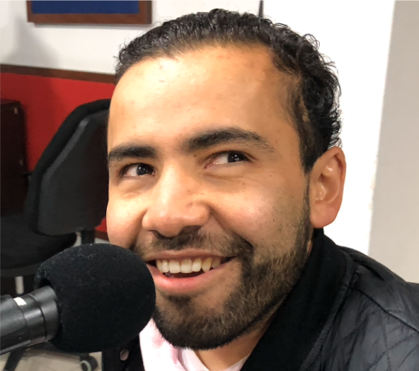 Imagen de Carlos Quintero en la cabina de INCIRadio