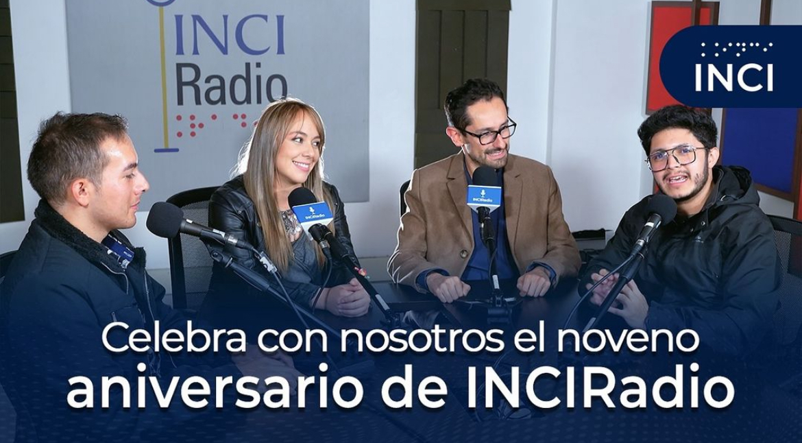 parte del equipo de inciradio en la celebración de los 9 años de inciradio camilo, adriana, henry y nicolas aparece en la foto, carlos estaba haciendo consola mientras se realizó la foto