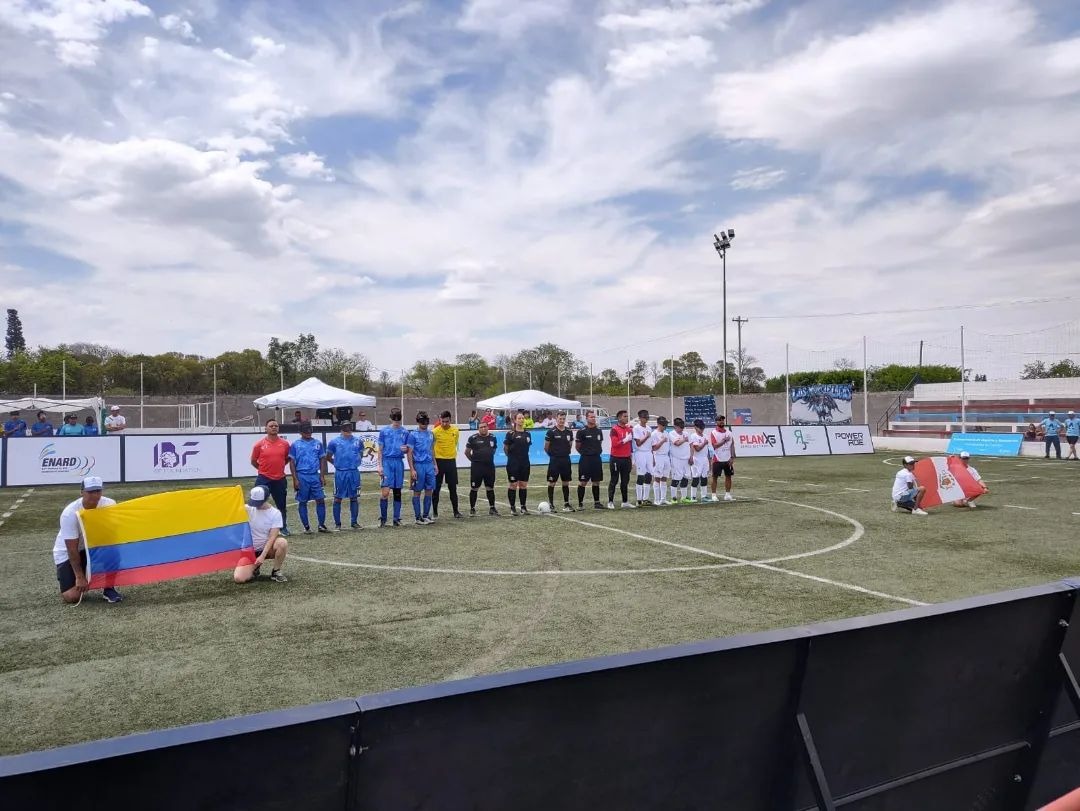Imagen de la selección colombia frente al combinado de Perú
