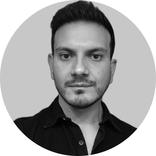 Maximiliano Pinela en blanco y negro