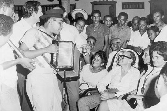 imagen en blanco y negro de un encuentro vallenato