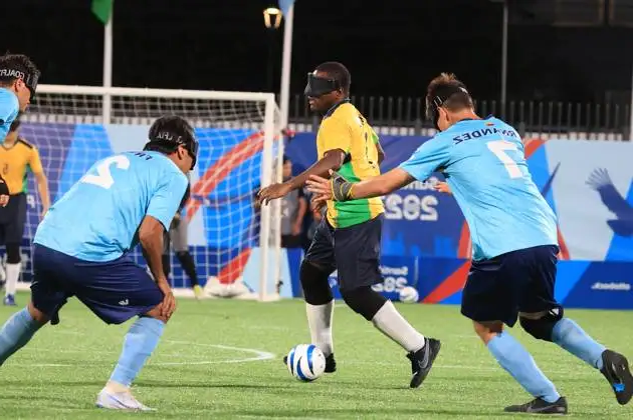 partido de fùtbol sonoro  donde participa la selección de brasil