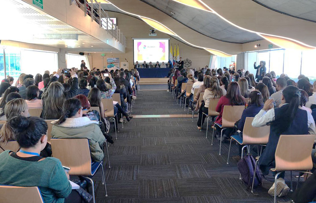 Asitentes al evento del decreto 1421