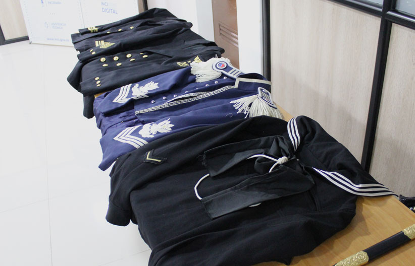 Fotografía, Exposición de uniformes de la armada