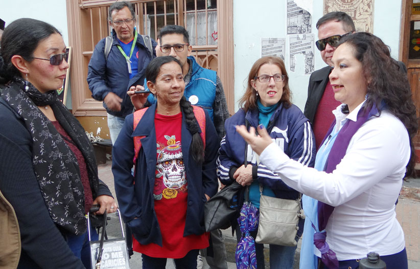 Guias de La Candelaria compartiendo con las personas con discapacidad visual