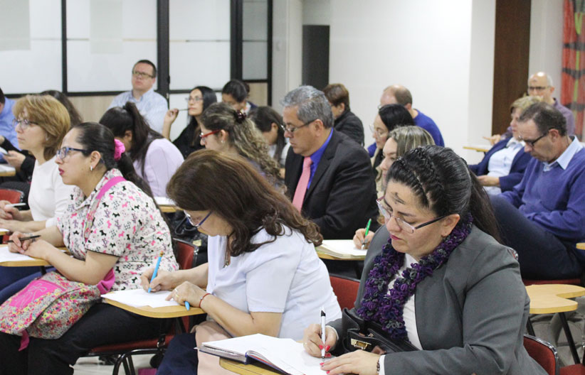 asistentes al taller braille