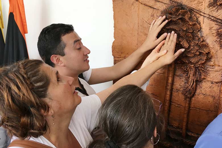 Fotografía, Personal de súper intendencia exponiendo 