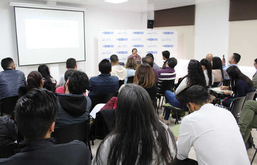 Santiago rodríguez, frente al auditorio