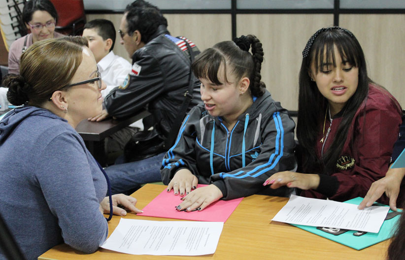Asistentes al Taller, Con el material Pedagogico