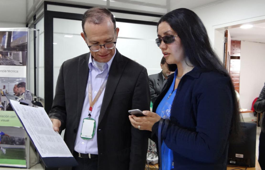 Fotografía, Luisa moreno junto a Enrique King en el centro cultural