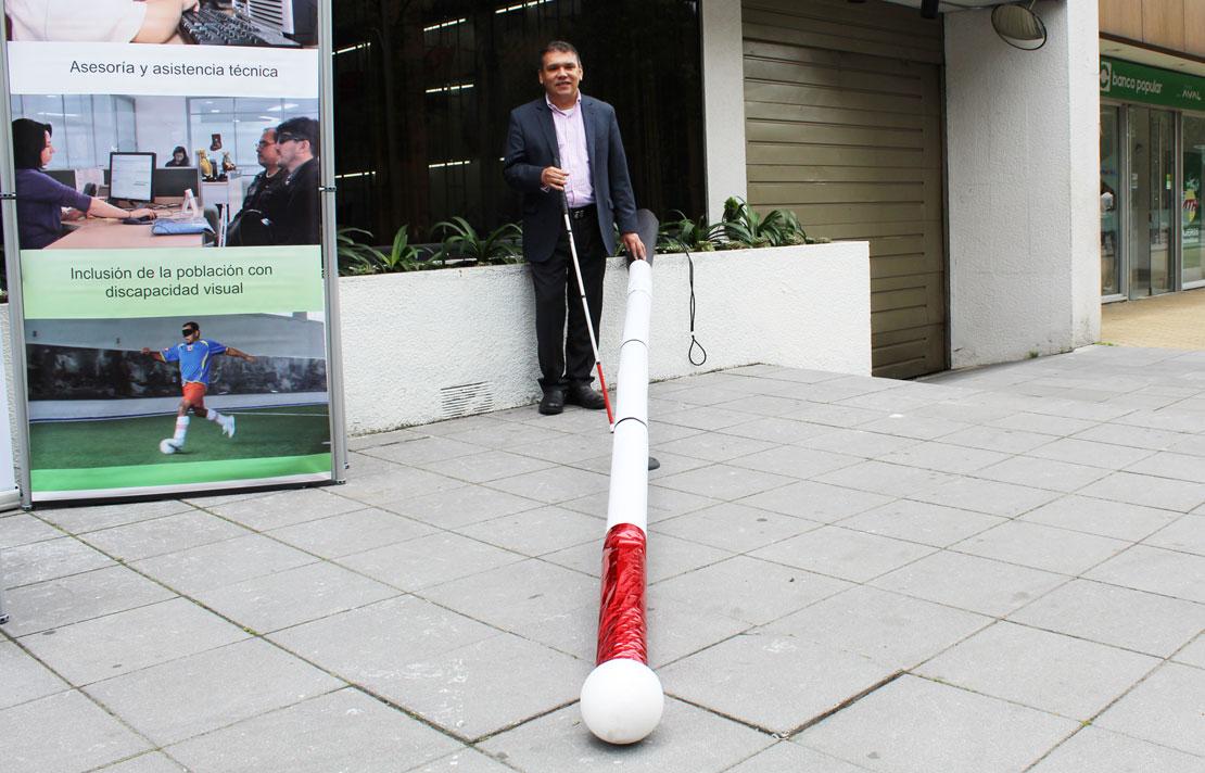 Carlos Parra Dussan, Conmemorando el Día del Bastón blanco
