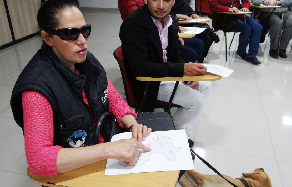 Fotografia, Persona con discapacidad visual en el INCI