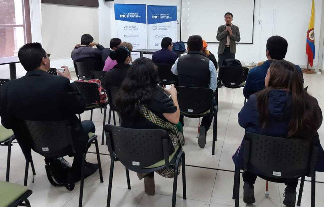 Lideres hablando sobre el plan de desarrollo distrital
