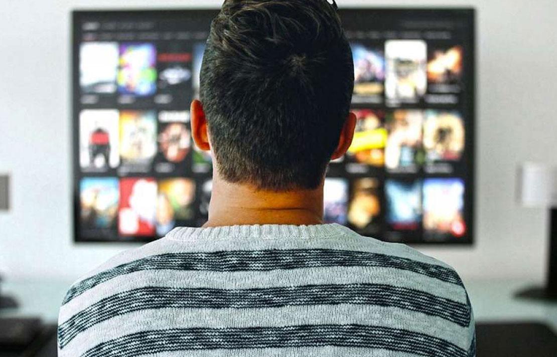 Fotografía, Persona viendo cine en su computador