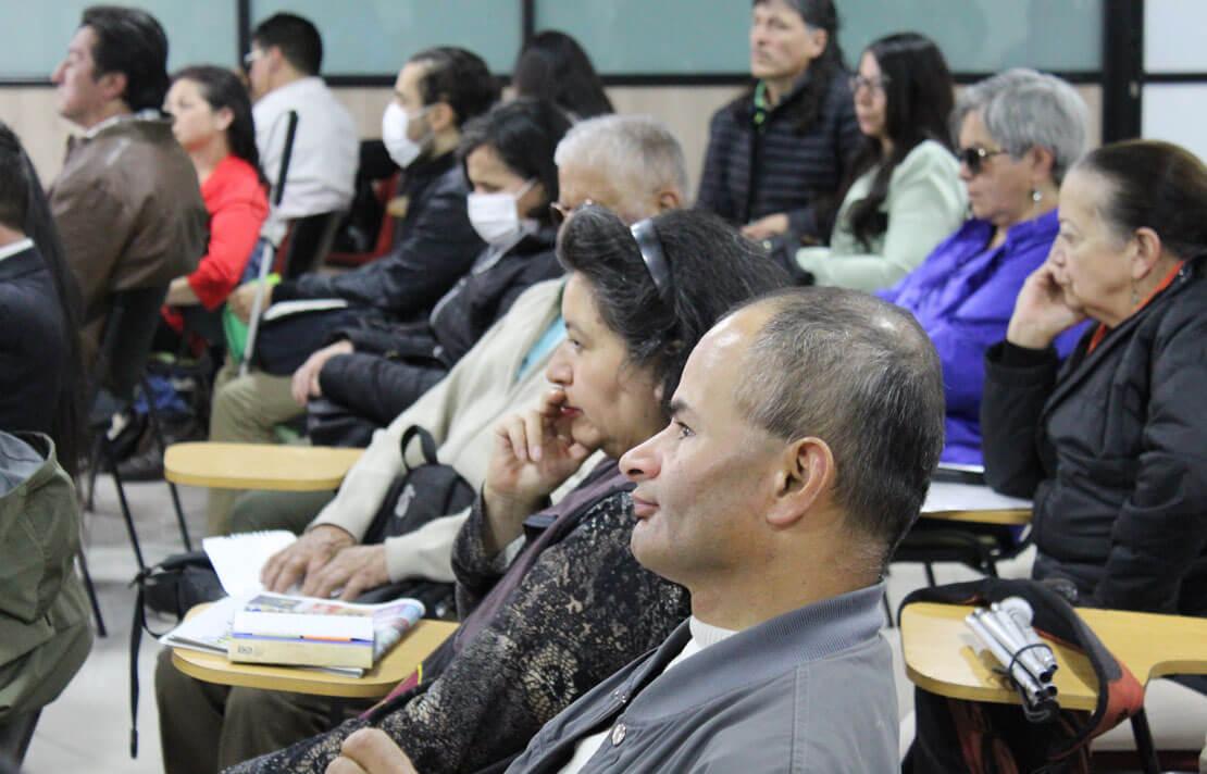 Fotografía, Personas con discapacidad visual en el centro cultural del INCI