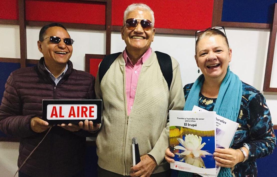 Fotografía, Personas con discapacidad visual reunidas en INCI RADIO