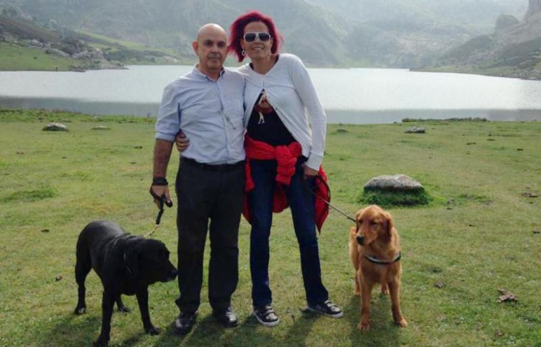 Fotografía, Lida Margarita Carriazo con un acompañante y sus perros guía