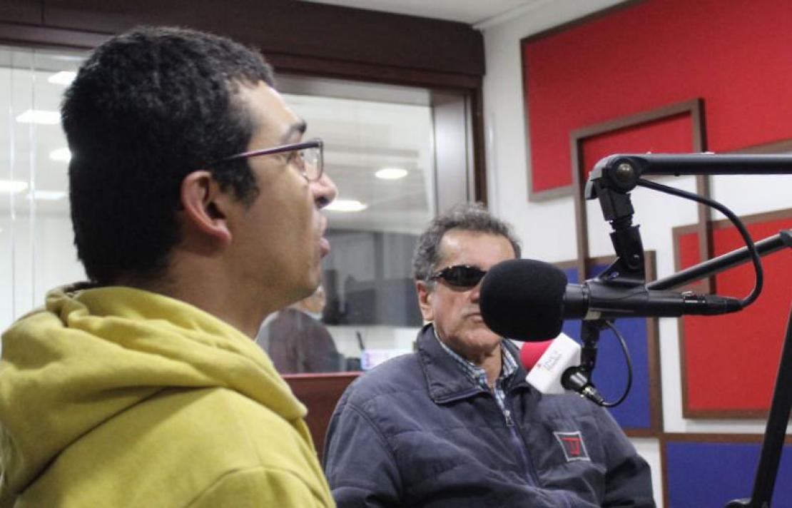 Usuario en la cabina de INCIRadio