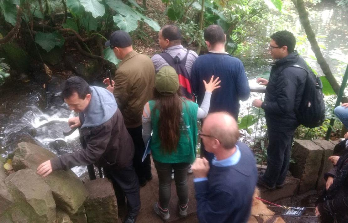 Fotografía, Personas con discapacidad visual en el jardín botánico