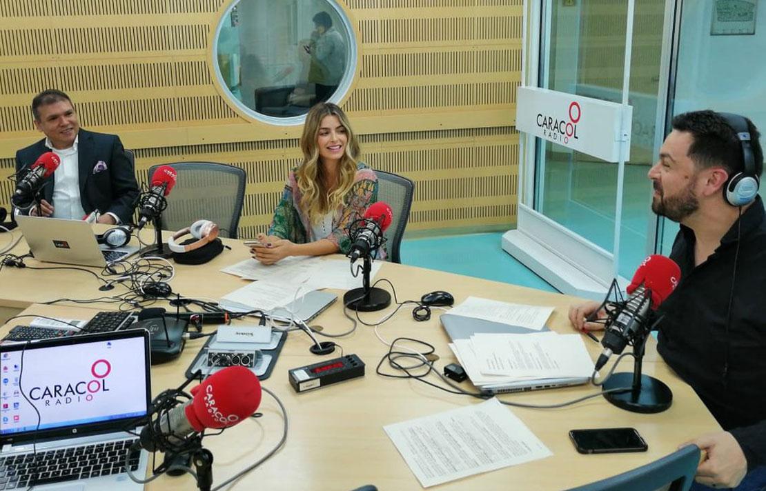 Carlos Parra Dussan, en la mesa de Caracol Radio