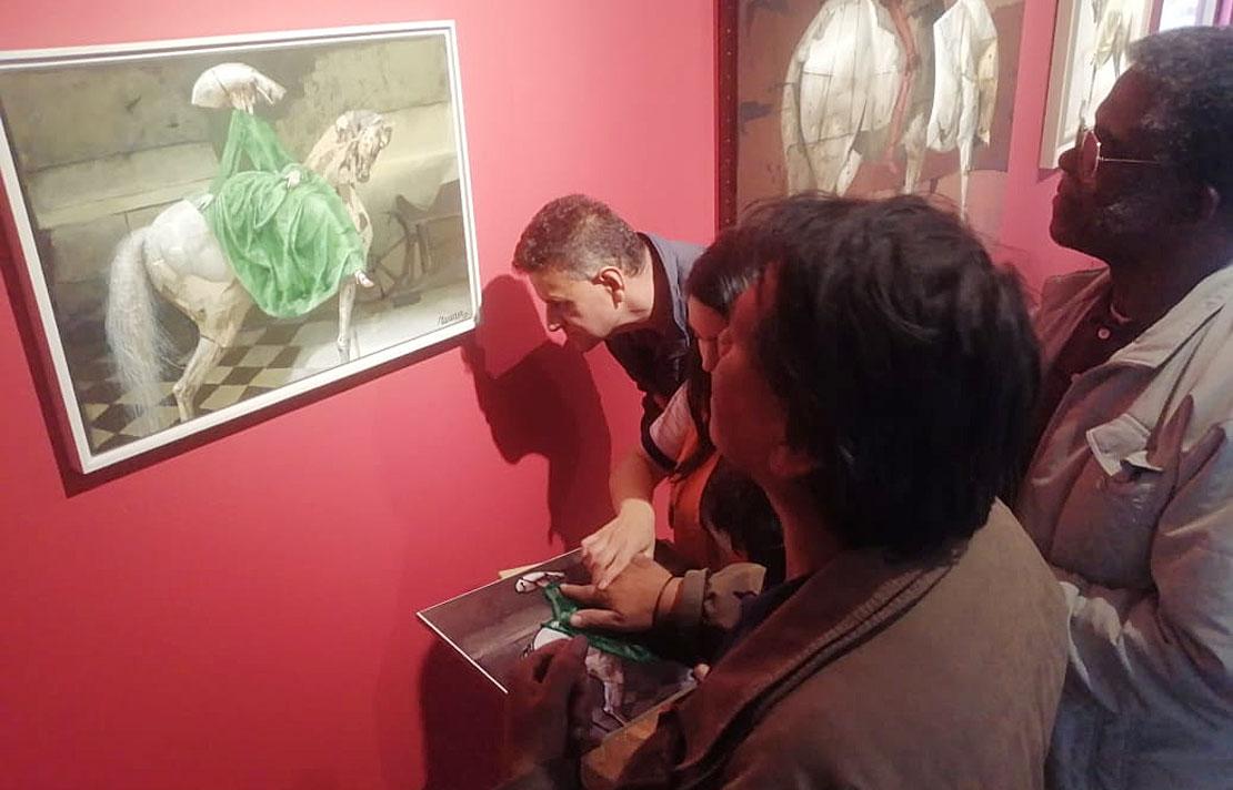 Personas  con discapacidad visual en los espacios inclusivos del museo de arte moderno