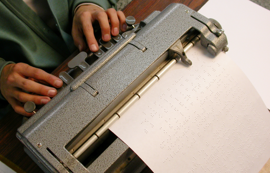 Fotografía, Máquina para escribir braille
