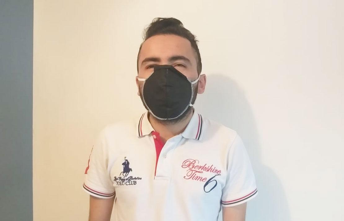 Fotografía, Persona con discapacidad visual usando tapabocas