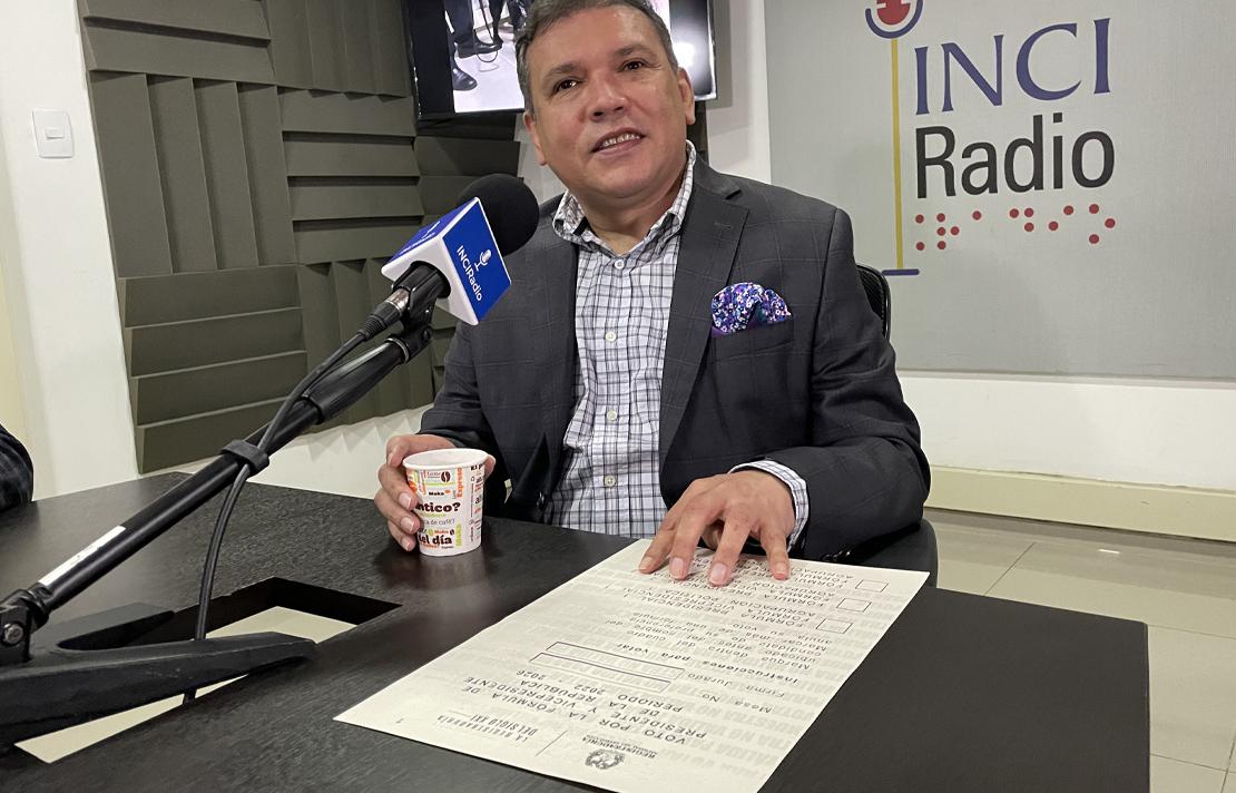 Fotografía - Doctor Carlos Dussan director del INCI en Conversatorio Pedagogía Electoral