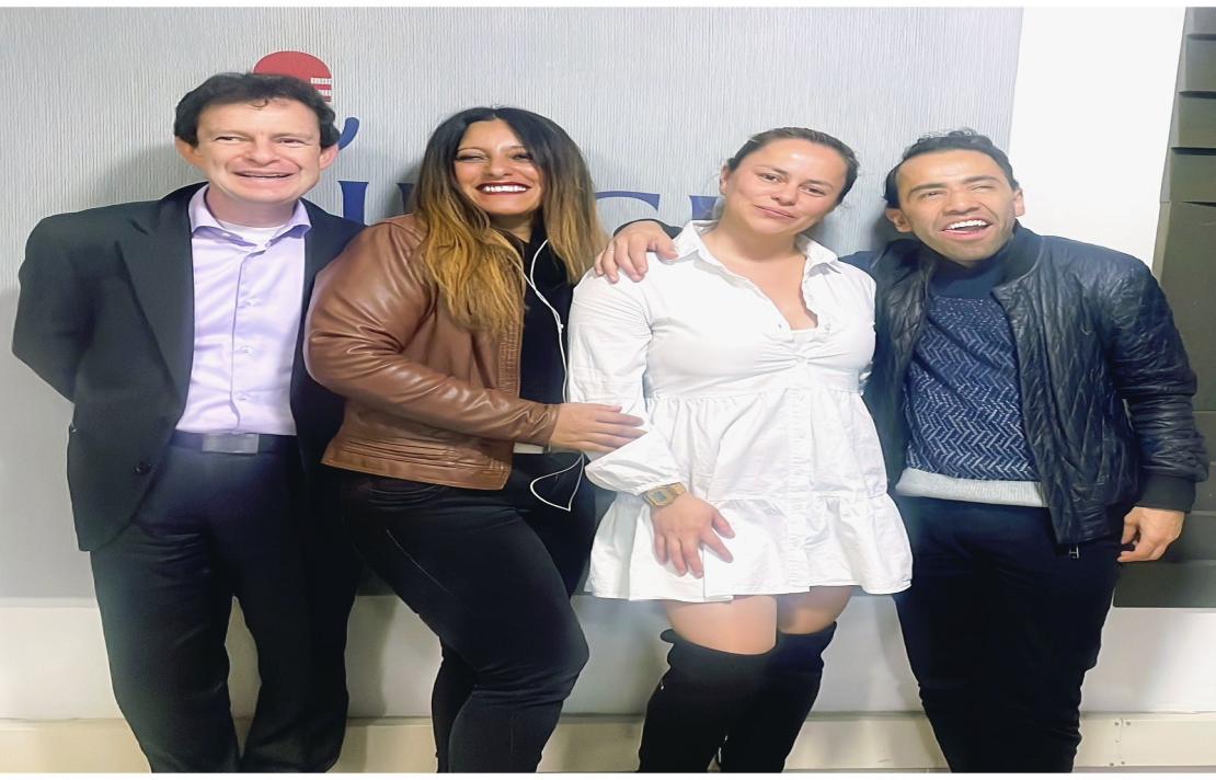 Equipo de interactuando con la baja visión programa de INCIRadio, de izquierda a derecha los panelistas  Pedro Andrade, Sandra Malagón, Andrea Moreno y Carlos Quintero control y productor del programa