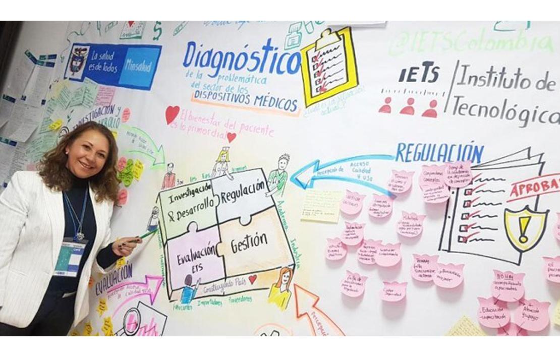 La doctora Myriam Herrera explicando temas relacionados con la salud visual