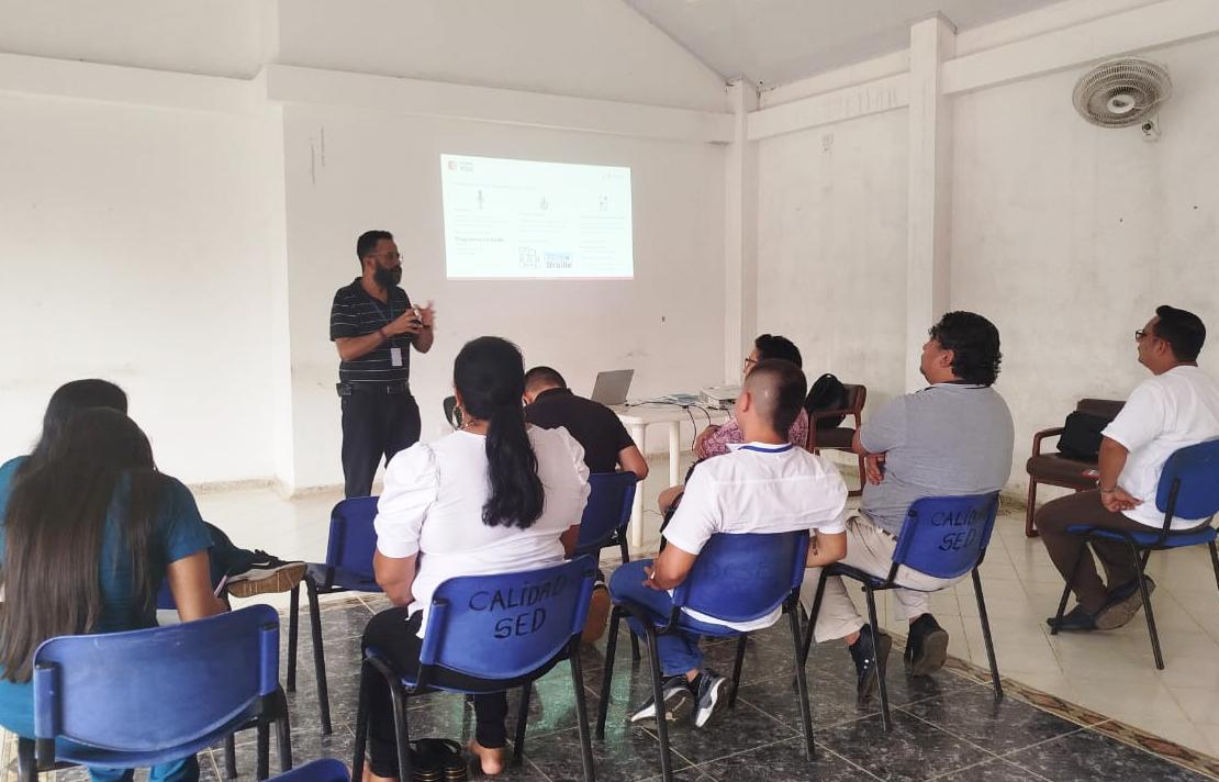 Funcionarios del INCI en el departamento de Vaupés, brindando asistencia técnica en educación a las entidades territoriales para el fortalecimiento de los procesos de atención para las personas con discapacidad visual