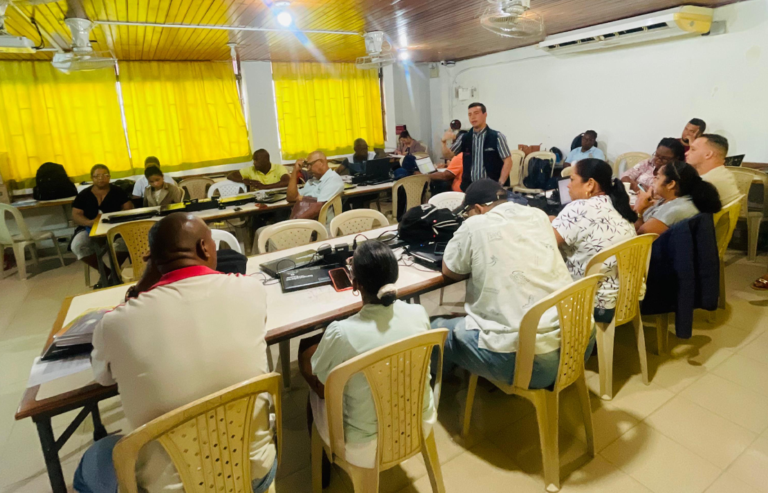 Funcionarios del INCI en su visita a San Andres brindando asistencia técnica.