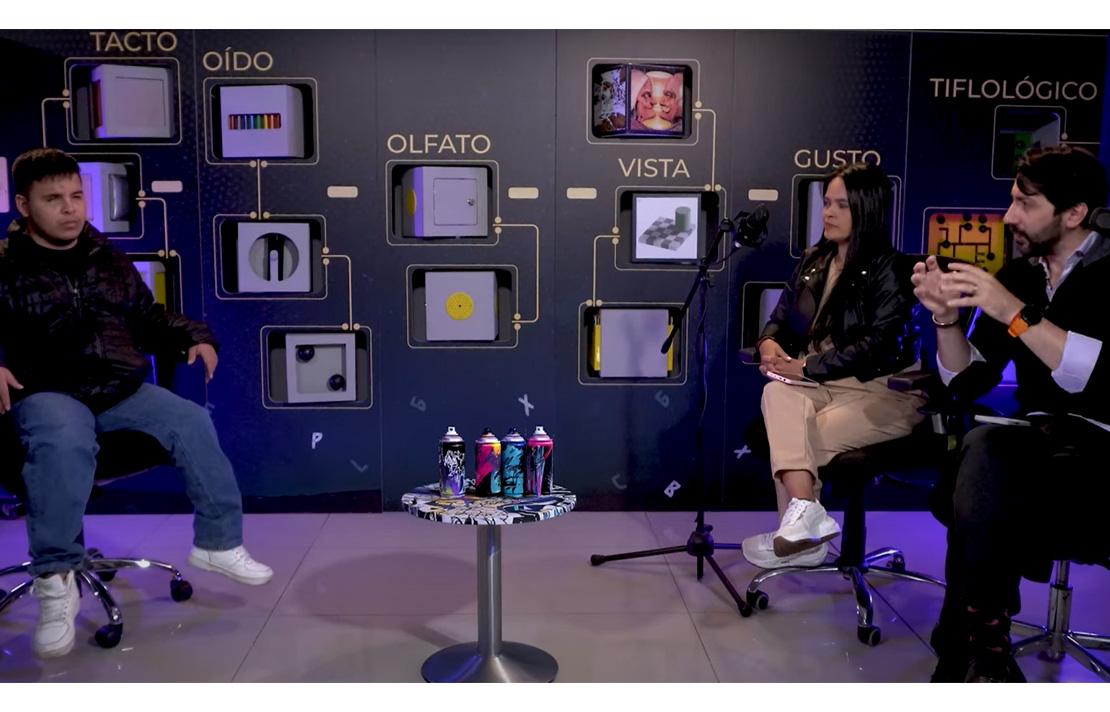 Andrés Ramírez, reconocido en el espacio cultural como el “Visionario Ramírez", acompañado de Juan Esteban Gómez y Julieth Hernández en esta edición del Lazarillo