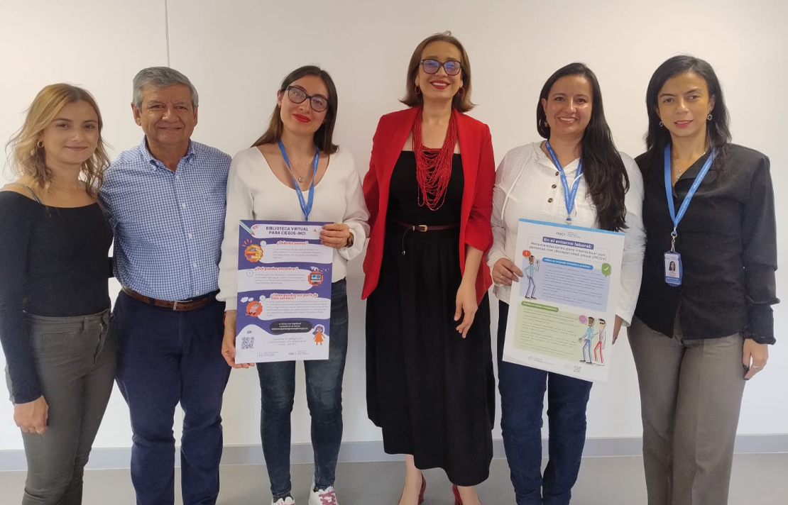 Karen León, Paula Cárdenas y Arabelly Guerra en su visita la ciudad de Manizales, a diferentes entidades del departamento de Caldas, en la imagen las funcionarias del INCI, están acompañadas por funcionarias del departamento