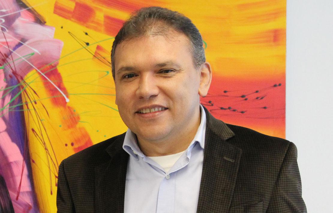 En la foto, el director del Instituto Nacional para Ciegos INCI, el doctor Carlos Parra Dussan