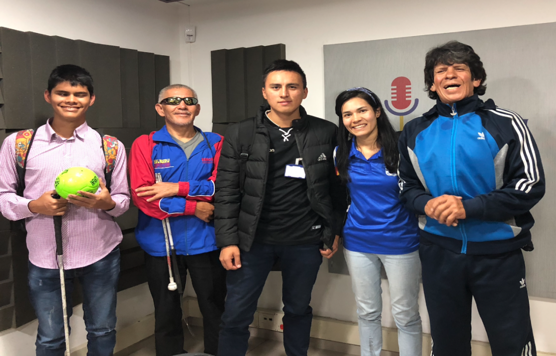 imagen en cabina, en la imagen están los integrantes de Balón Sonoro