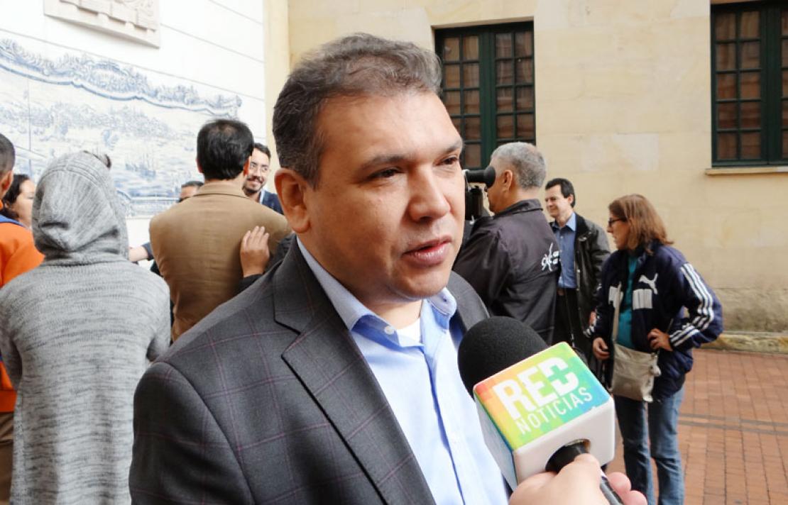 Dr Carlos Parra Dussan en Red más