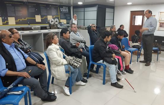 Fotografía, Personas con discapacidad visual en el centro cultural del INCI