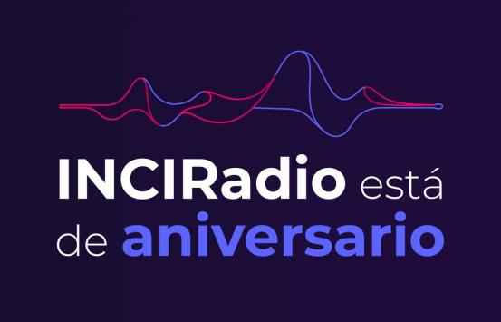 sobre un fondo color morado oscuro, aparece un juego de ondas sin forma aparente y debajo dice inciradio está de aniversario