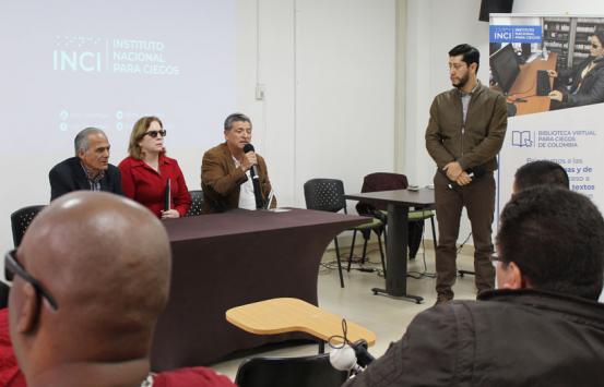 Mesa del taller de emprendimiento 